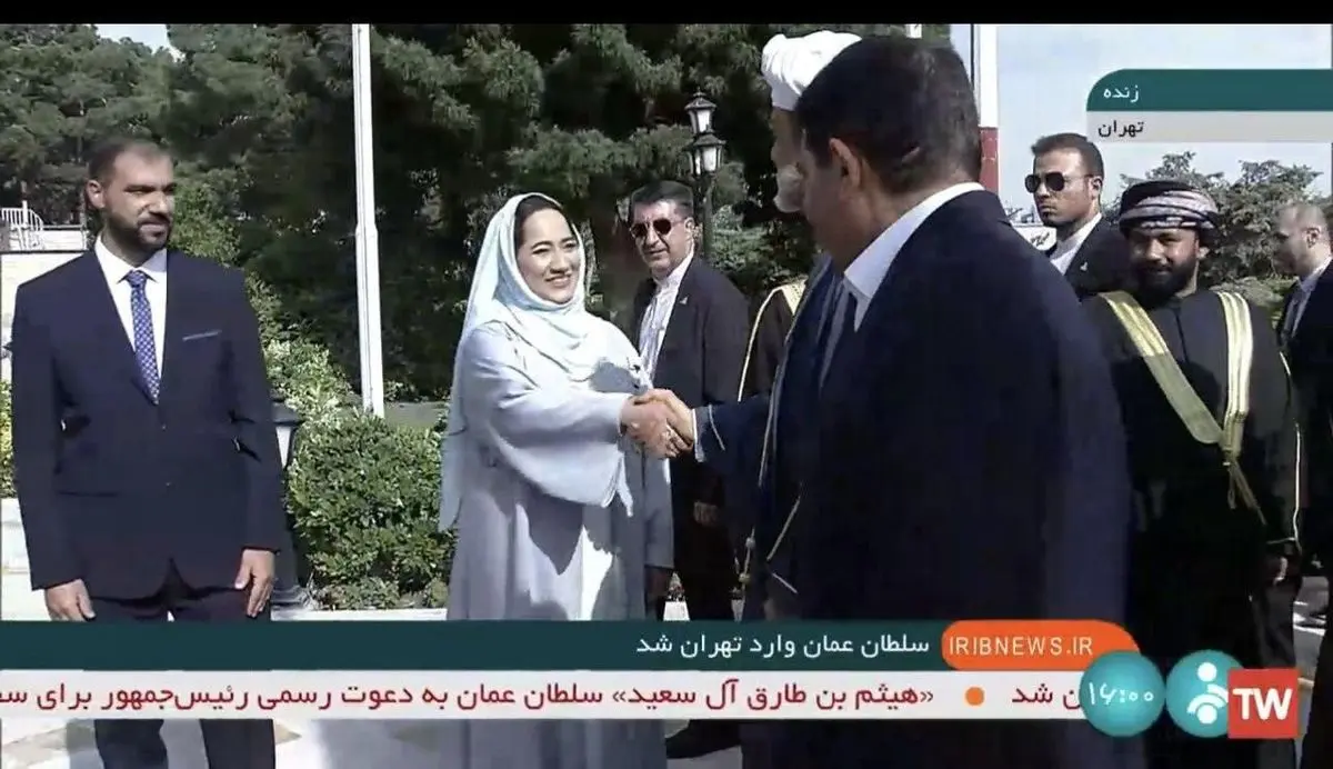 پخش زنده صحنه عجیب  برخورد سلطان عمان با یک زن در تهران | عکس