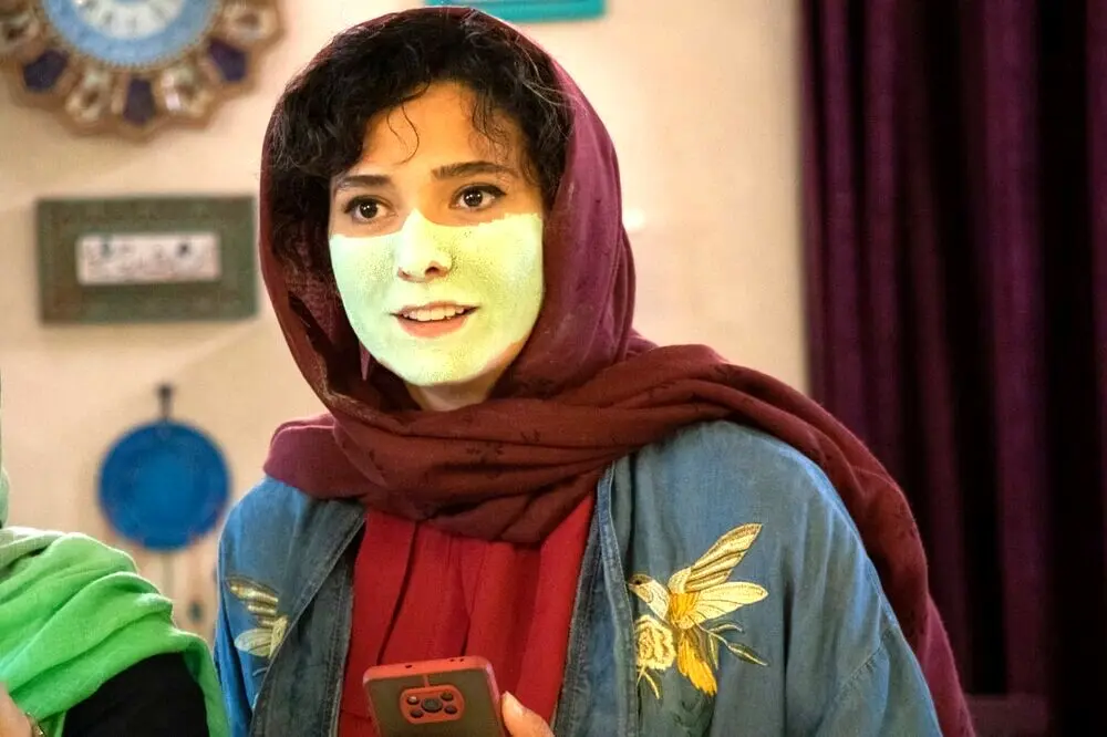 نقاشی عجیب صورت مینا وحید 