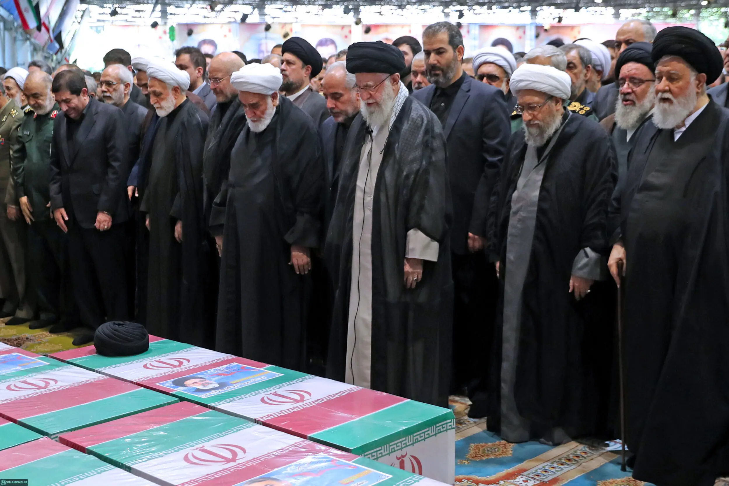 شباهت ذکر نماز رهبر انقلاب برای رئیسی مانند چه کسی بود؟  +متن  دعای رهبر انقلاب
