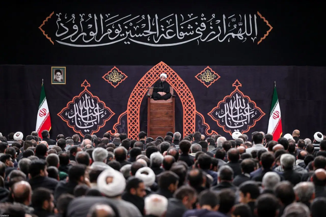 در مراسم عزاداری بیت رهبری چه کسانی بودند؟ 
