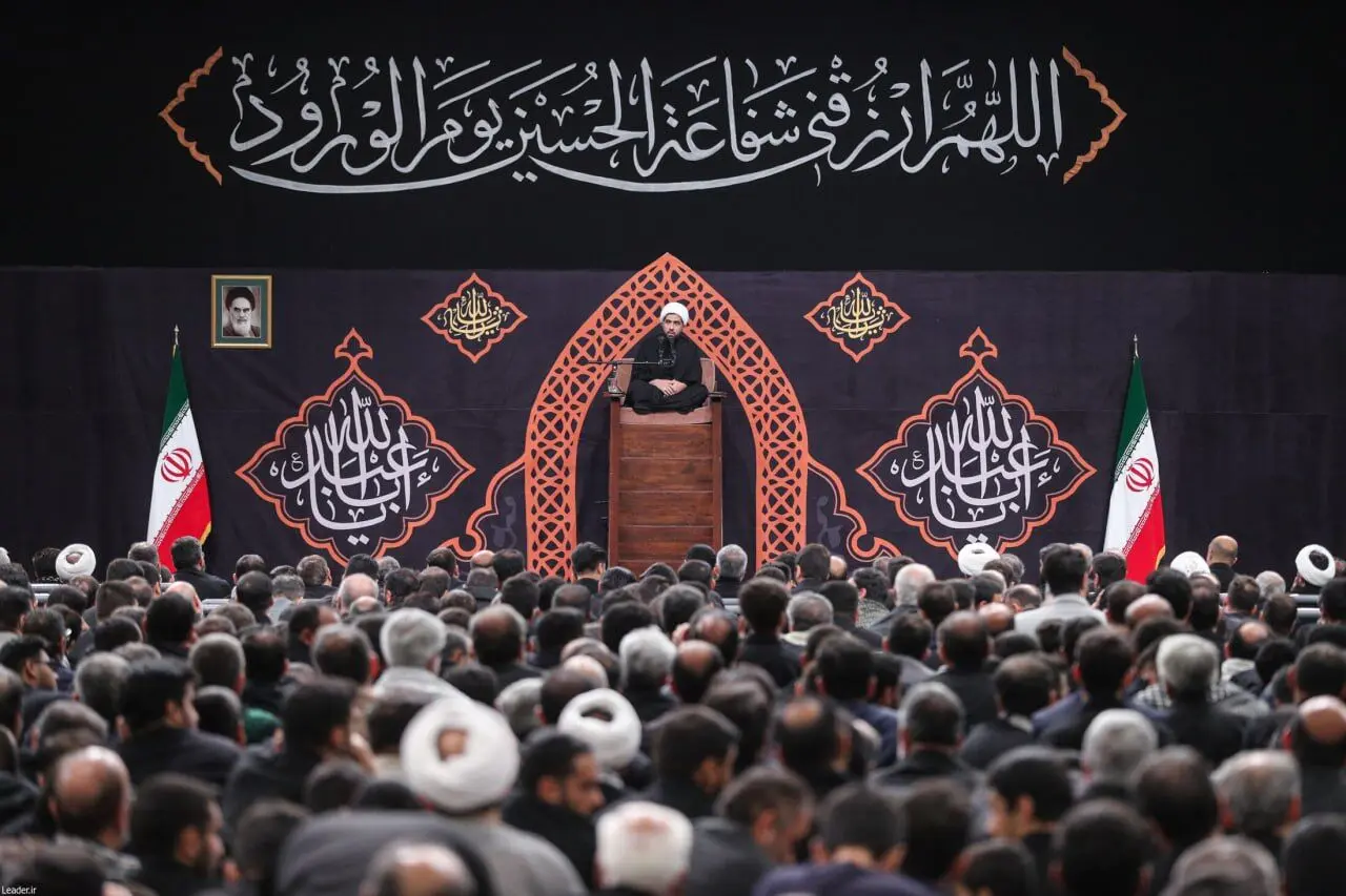 در مراسم عزاداری بیت رهبری چه کسانی بودند؟ 
