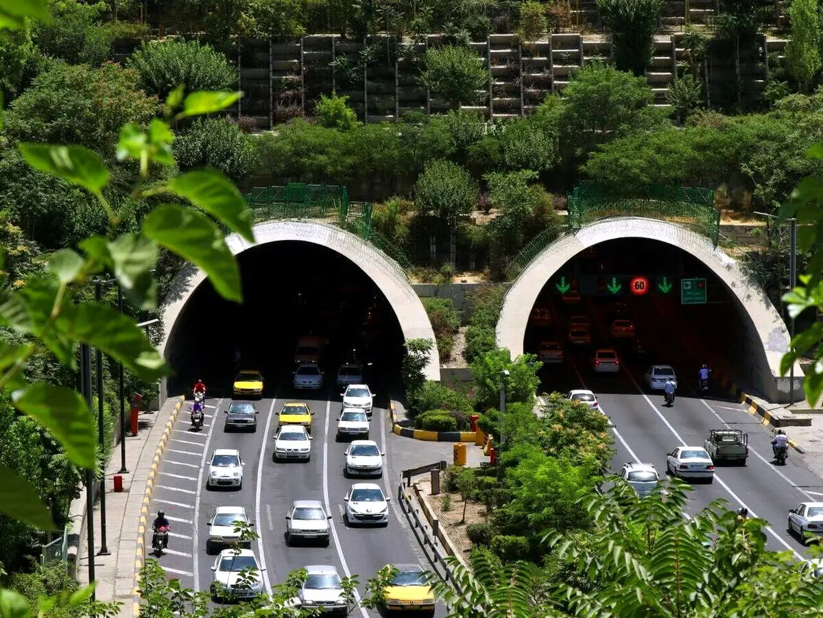 پل صدر و تونل نیایش مسدود شدند