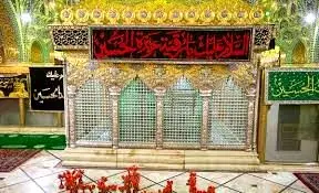 لحظه جمع آوری پرچم‌ها و مفاتیح از حرم حضرت رقیه(س) به دستور تحریر الشام + فیلم