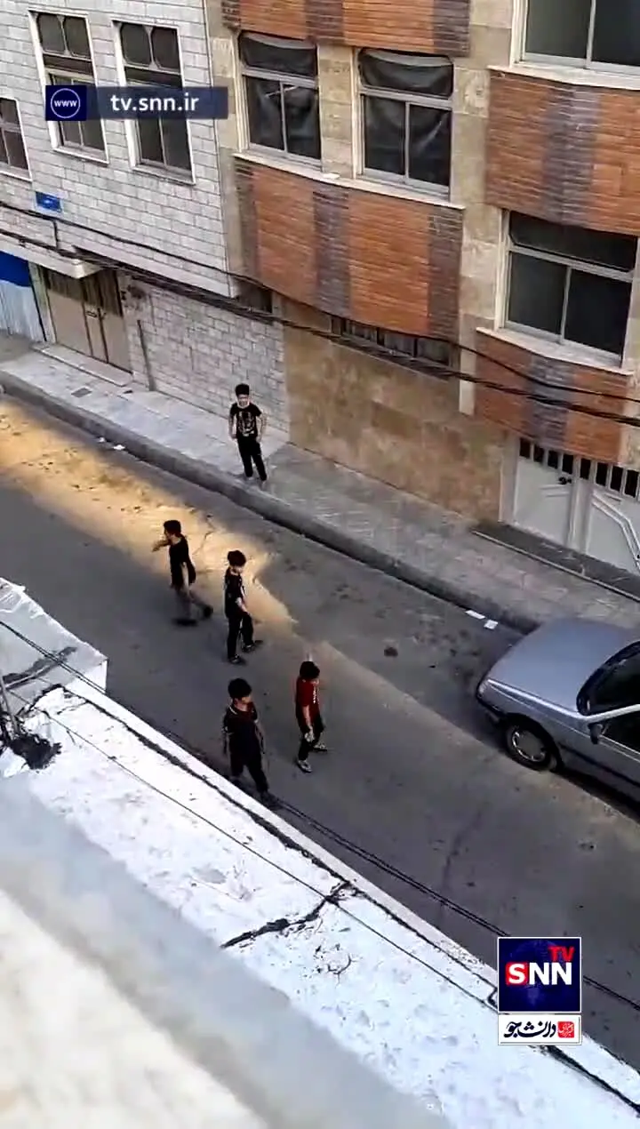  قمه‌کشی کودکان در یکی از خیابان‌های تهران