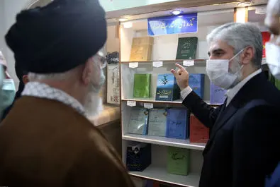 رهبر انقلاب در نمایشگاه کتاب