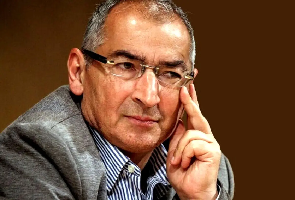 واکنش صادق زیباکلام به بنرهای شهرداری تهران علیه پهلوی

