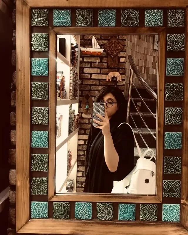 غمگین‌ترین دختر ایرانیِ این روزها ، مونای 17 ساله‌ داریوش خان