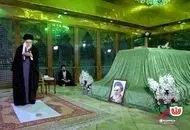 تصویری از حضور رهبر انقلاب در حرم امام خمینی و مزار هاشمی رفسنجانی


