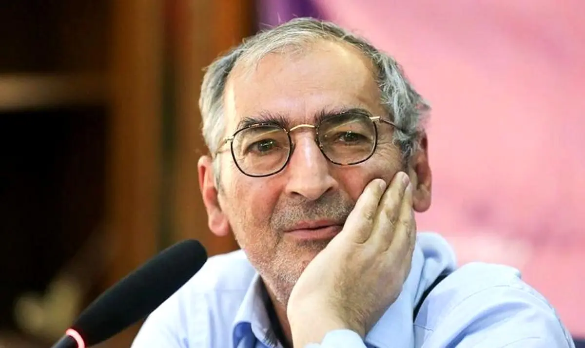 صادق زیباکلام در زندان به سرطان مبتلا شد