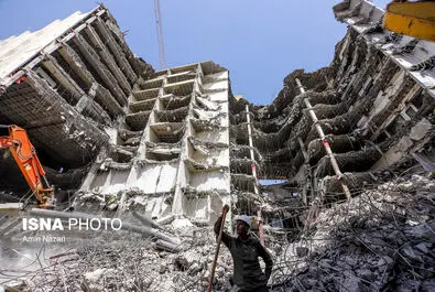 آواربرداری در ساختمان متروپل