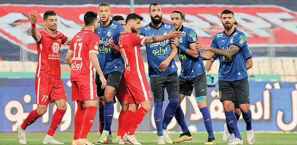 جلسه فوری در فدراسیون فوتبال برای استقلال و پرسپولیس 