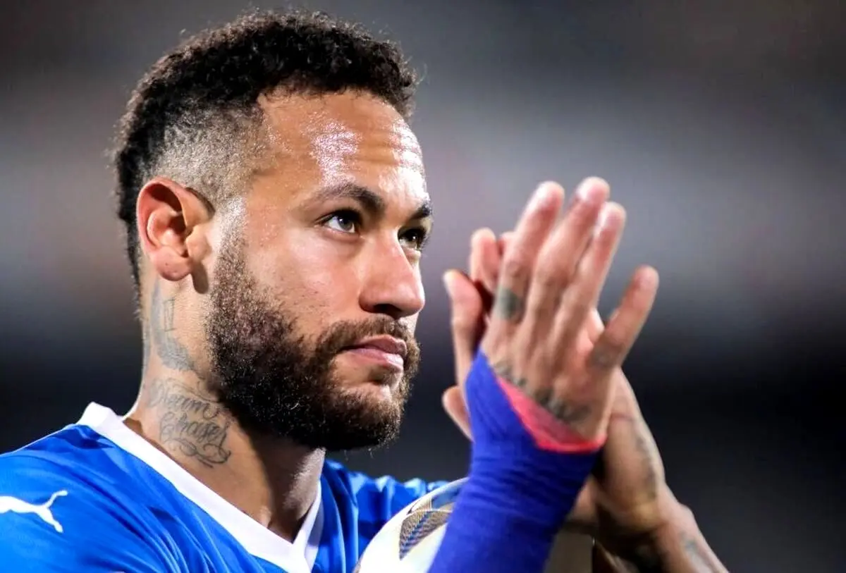 لحظه جنجالی سرقت انگشتر نیمار در بازی الهلال و استقلال + فیلم

