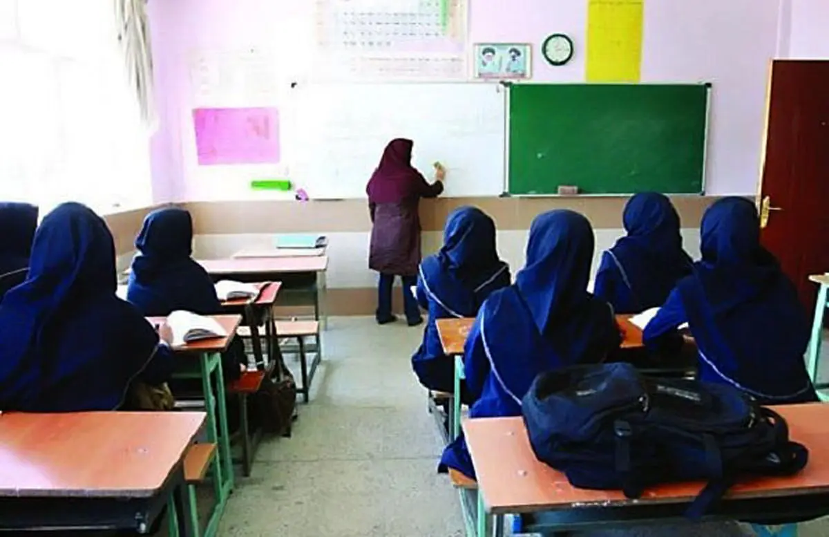 توهین به والدین یک دانش آموز در دبستان دخترانه در مشهد/ آموزش و پرورش عذرخواهی کرد