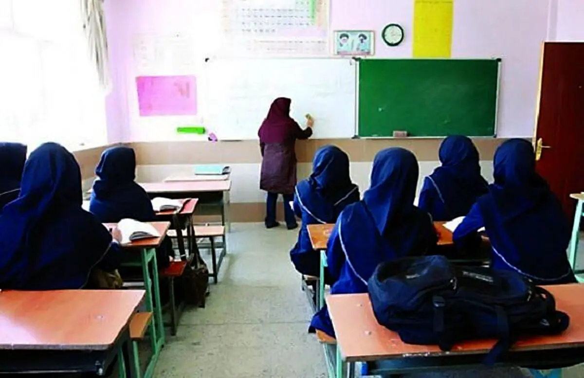 توهین به والدین یک دانش آموز در دبستان دخترانه در مشهد/ آموزش و پرورش عذرخواهی کرد