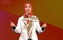 ژیلا صادقی به آمریکا رفت؛ تصاویر عجیب از پوشش مجری تلویزیون در آمریکا