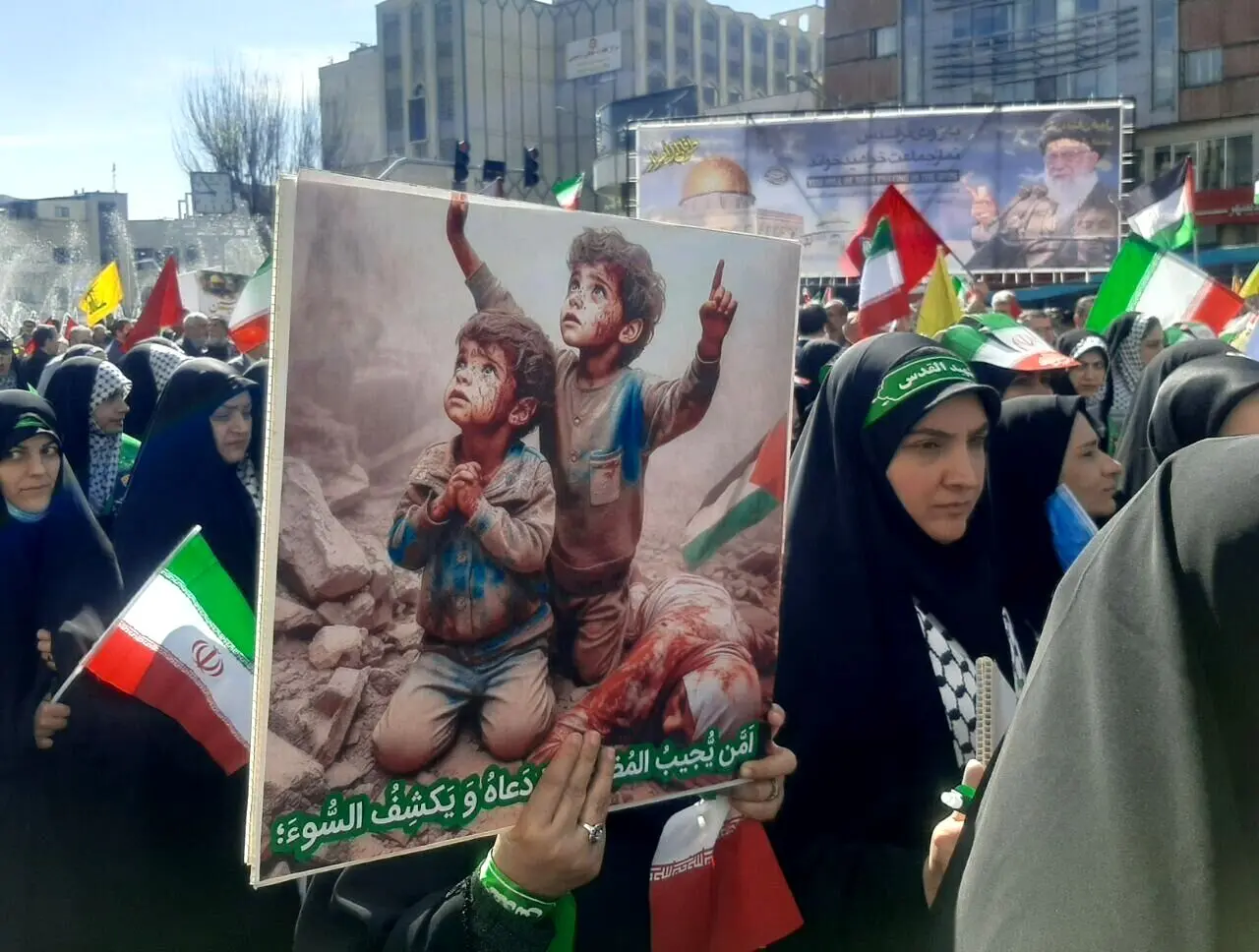  چهرهای سیاسی و نظامی در راهپیمایی روز قدس، از حسن روحانی تا ناطق نوری؛ احمدی نژاد نبود+تصاویر