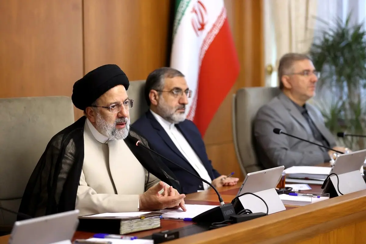 رییسی هنوز در دولت قبل گیر کرده است

