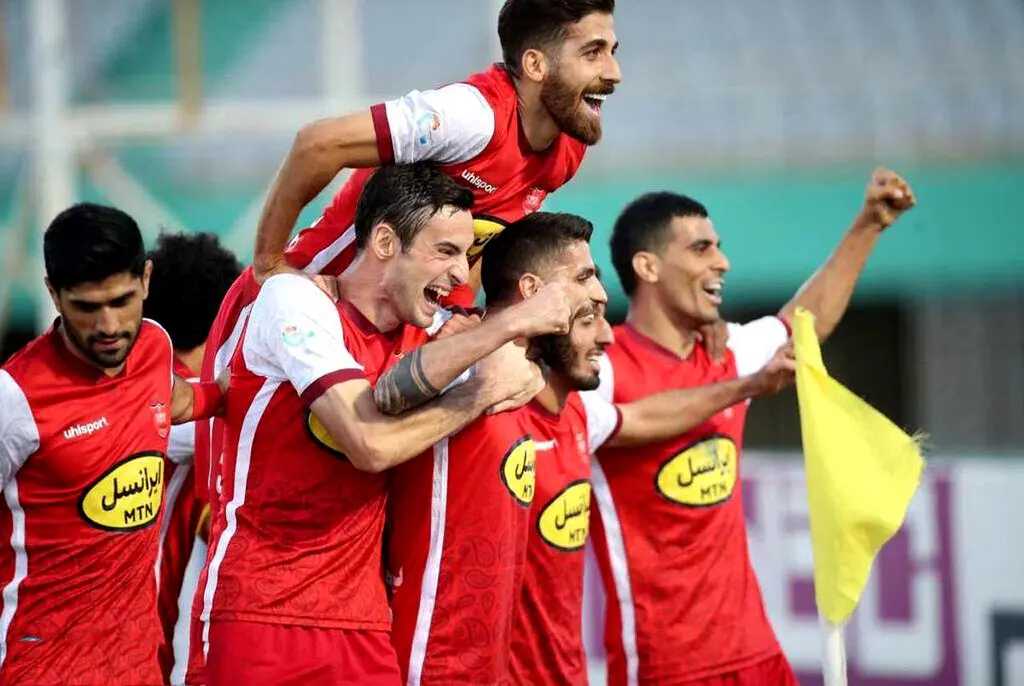 غیبت مهاجم استقلالی در تمرین پرسپولیس