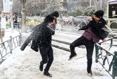 حال و هوای روز برفی در تهران