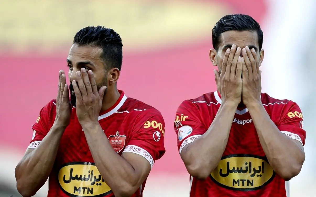 پرسپولیس با پیکان بازی می کند