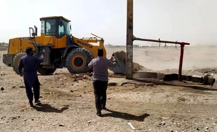 تخریب میدان دام غیر مجاز در زاهدان 