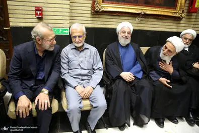 مراسم ترحیم مادر اسحاق جهانگیری
