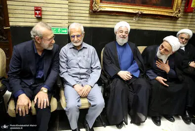 مراسم ترحیم مادر اسحاق جهانگیری