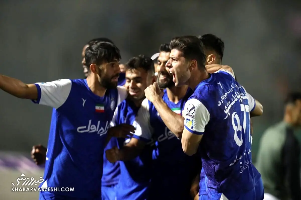 قلعه‌نویی تحت فشار هواداران استقلال