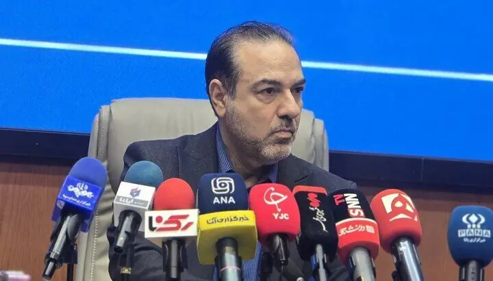 درگیری لفظی معاون وزیر بهداشت با یک خبرنگار! + فیلم