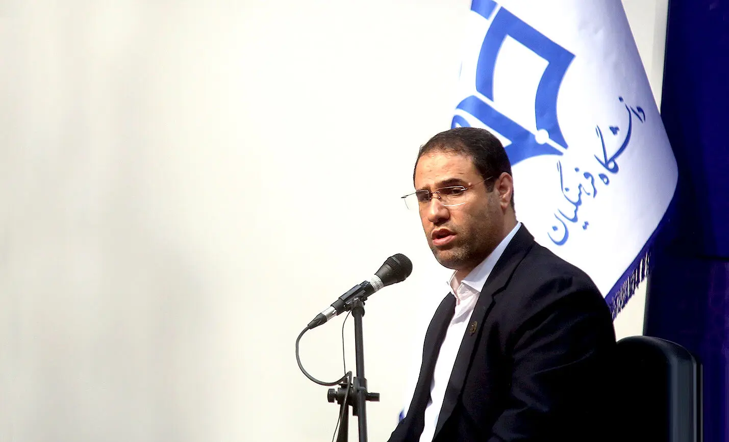 واکنش وزیر آموزش و پرورش به «تفکیک جنسیتی» کتب درسی