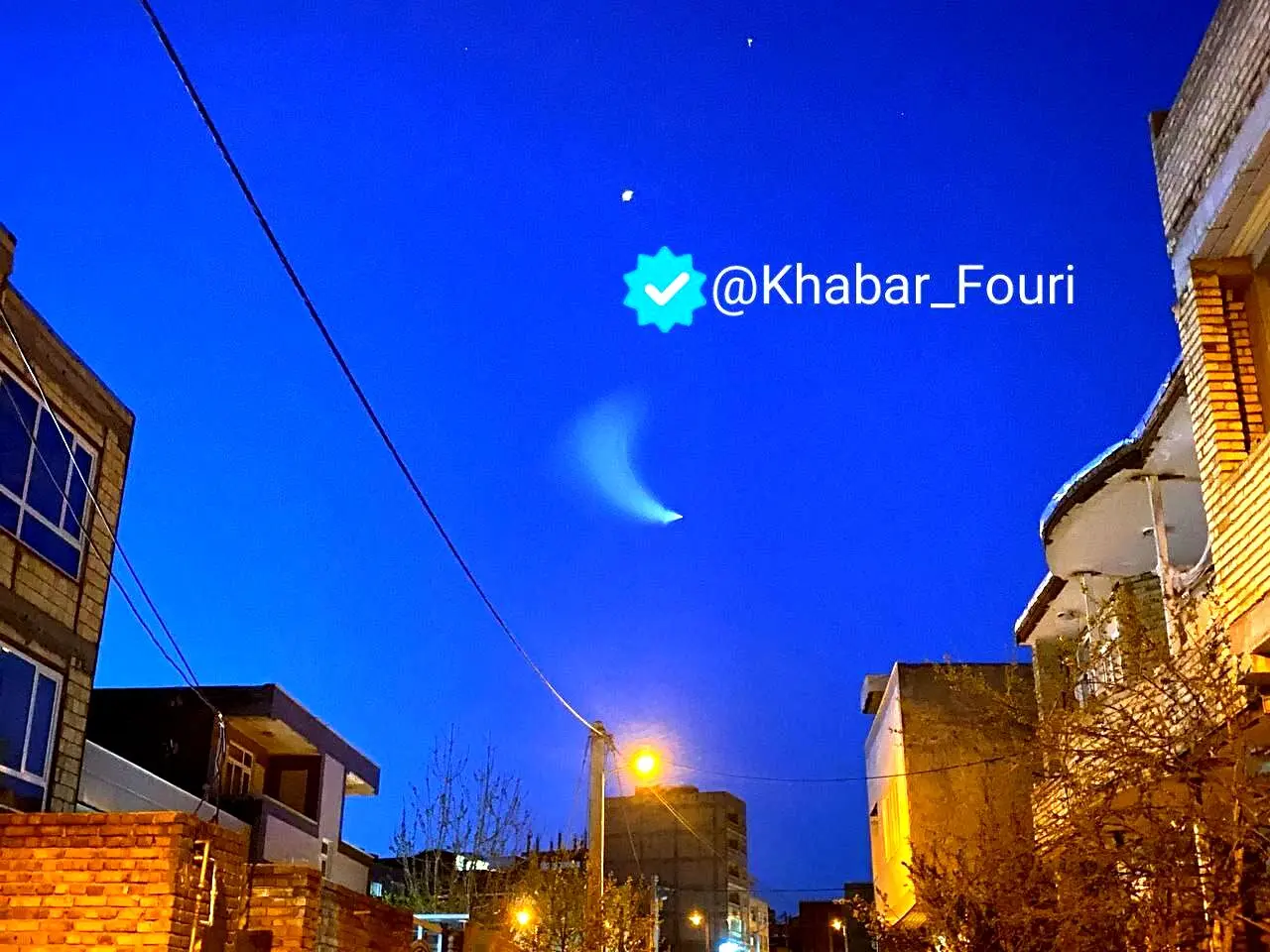  ماجرای شیء نورانی آسمان تهران و غرب ایران چیست؟| موشکی پرتاب شد؟ +فیلم

