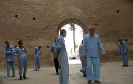 اینجا آخر دنیاست / زندگی در حصار امین‌آباد