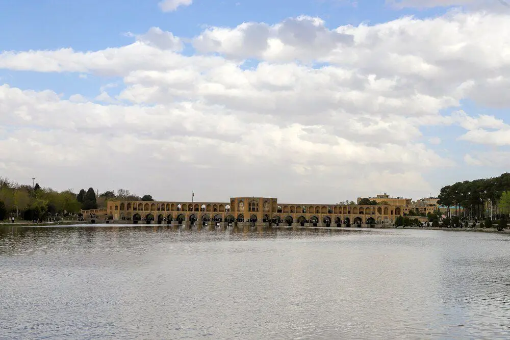 آب به زاینده رود برمی‌گردد