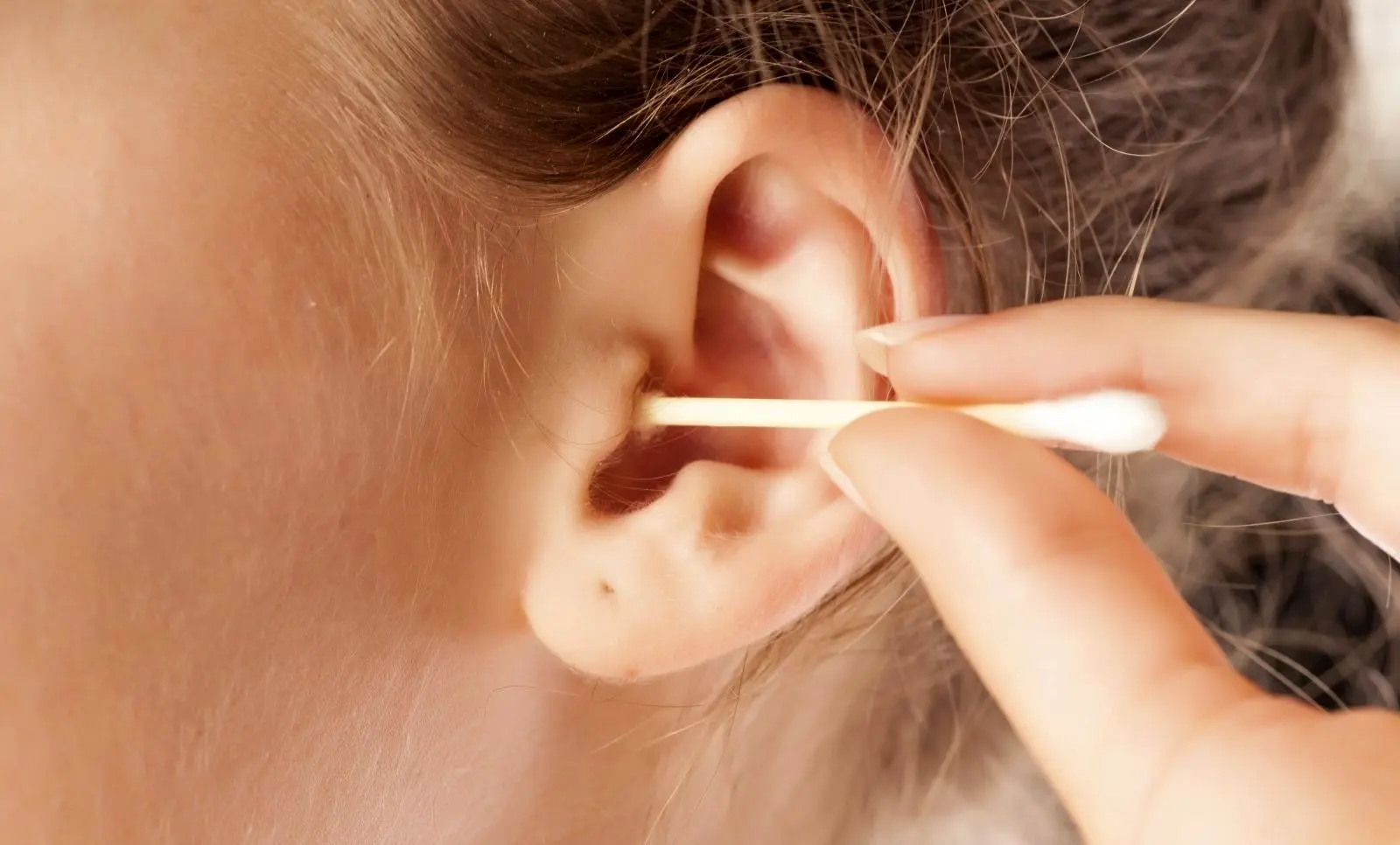 هشدار به کسانی که از گوش پاک کن استفاده می‌کنند