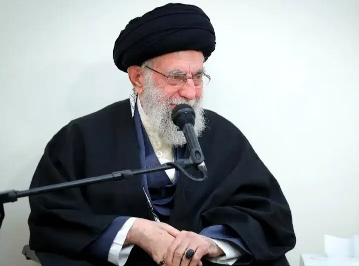 عکس لباس گرم رهبر انقلاب برای مصرف بهینه گاز
