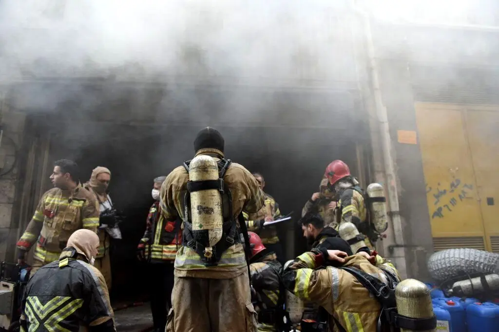 
ویدیویی از صحنه انفجار مرگبار در خیابان انقلاب تهران + فیلم