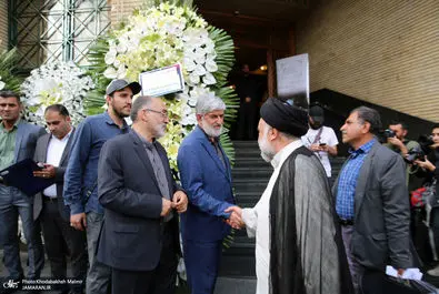 مراسم ترحیم مادر اسحاق جهانگیری