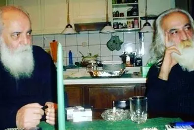 هوشنگ ابتهاج به قاب تصویر