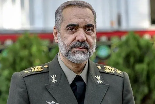 نظر  وزیر دفاع درباره  کاهش خدمت سربازی به ۱۲ ماه در مجلس