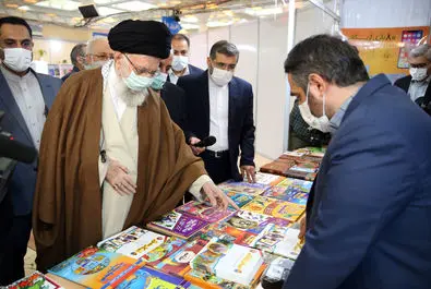 رهبر انقلاب در نمایشگاه کتاب