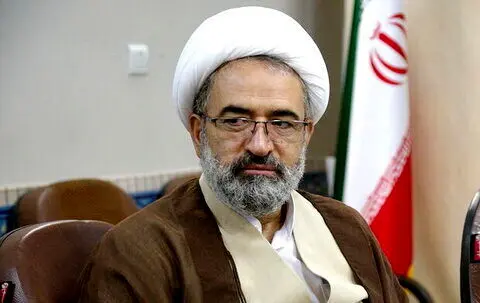 دیدار مقام مسئول حوزه علمیه با طلبه آمر به معروف در درمانگاه قم و واکنش به این حادثه

