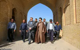 دست دادن خاتمی با یک زن سالخورده +فیلم