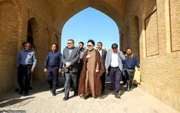 دست دادن خاتمی با یک زن سالخورده +فیلم