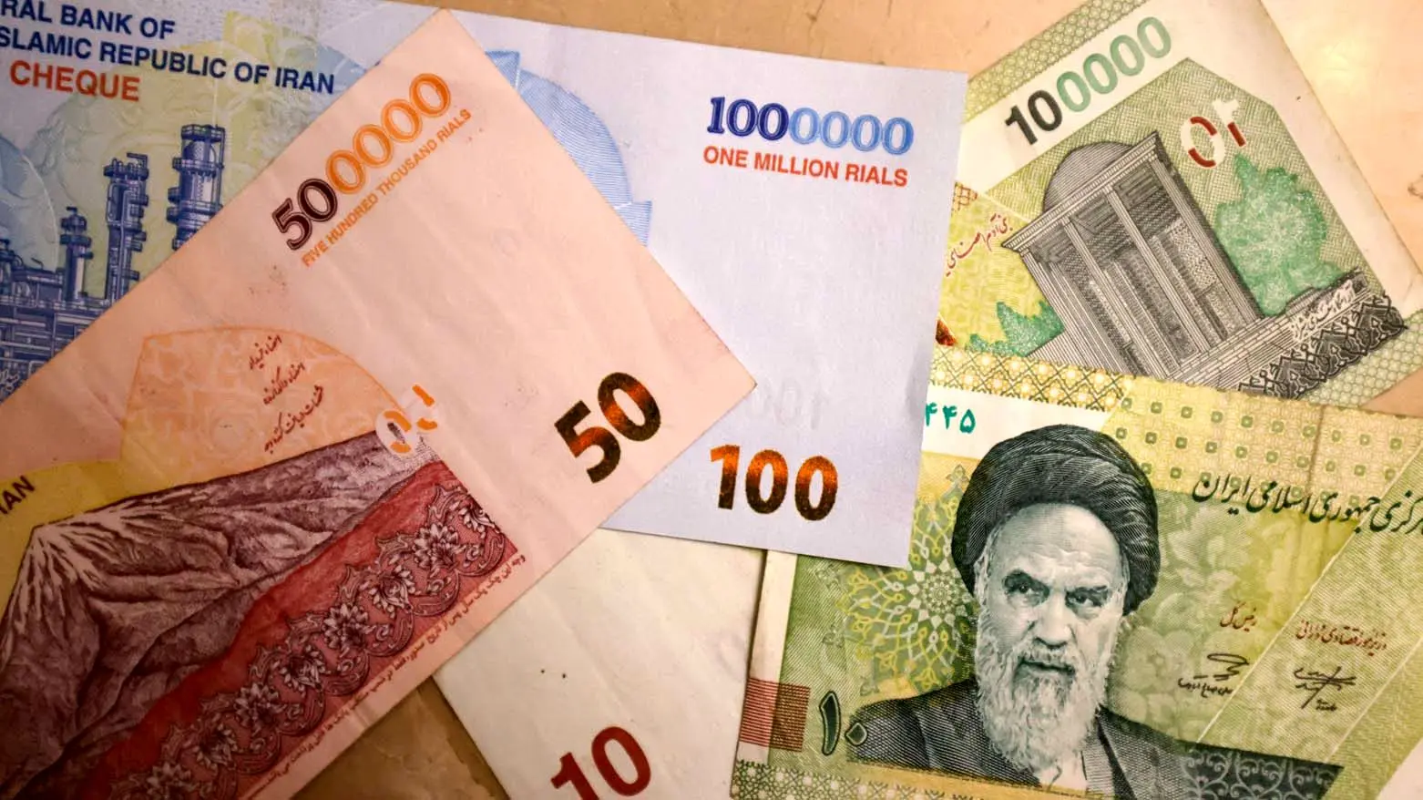 واحد پول ملی ایران تغییر می‌کند؟