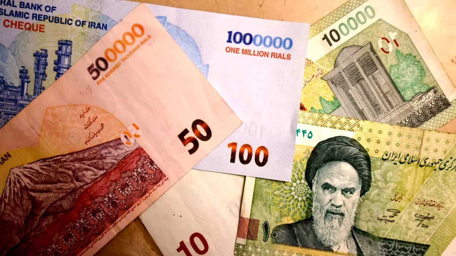 واحد پول ملی ایران تغییر می‌کند؟