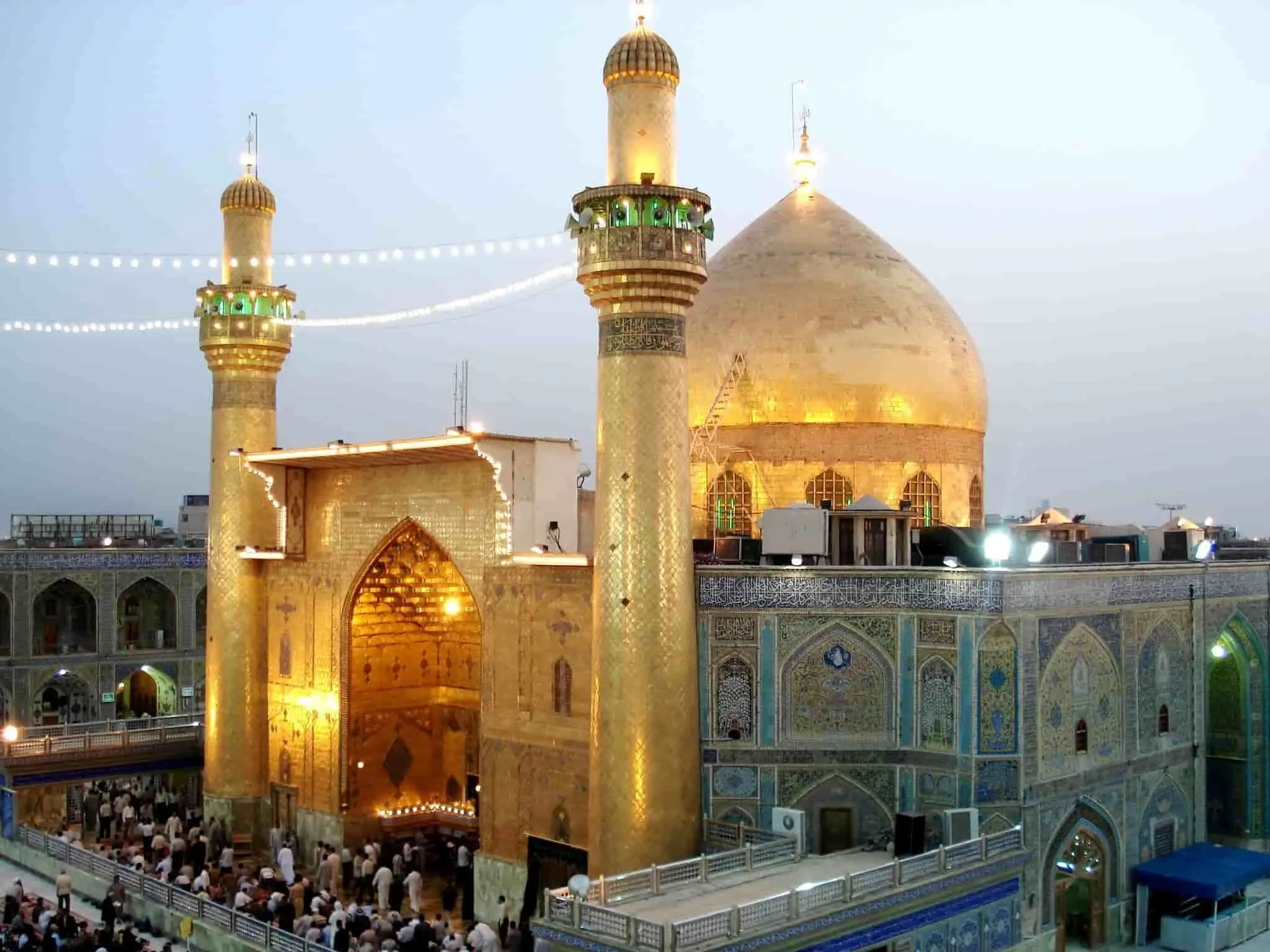 فیلم جدید از حرم امام علی علیه السلام در هوای مه‌آلود+ببینید