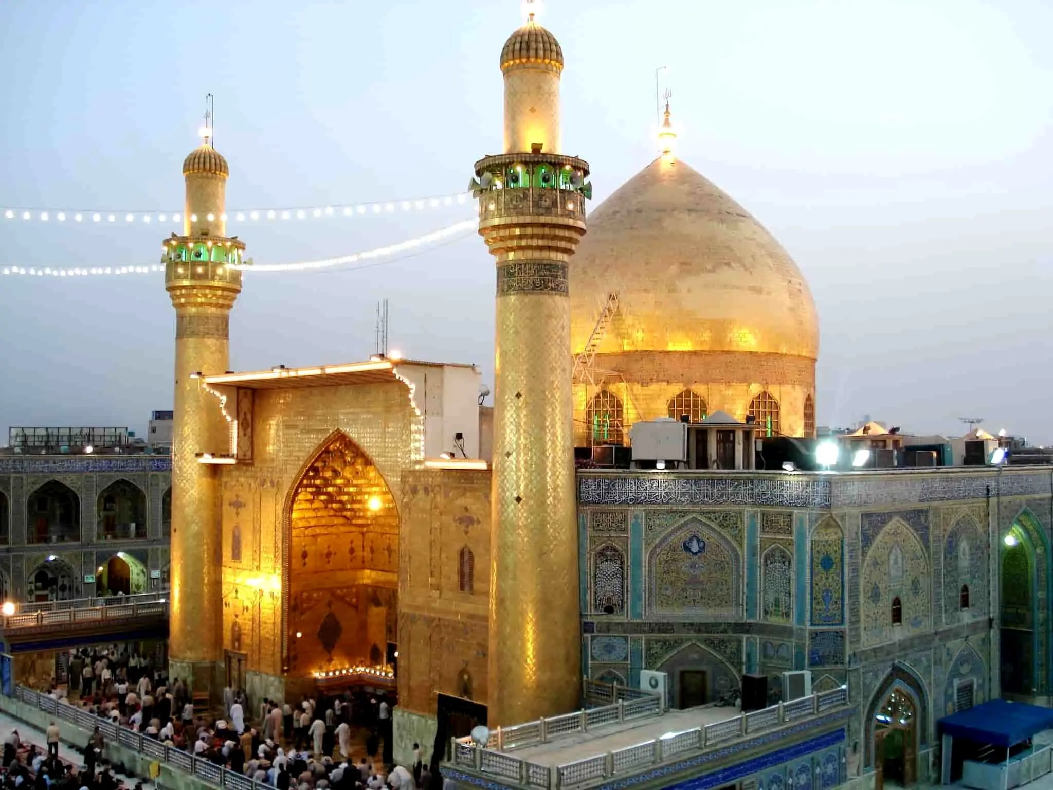فیلم جدید از حرم امام علی علیه السلام در هوای مه‌آلود+ببینید