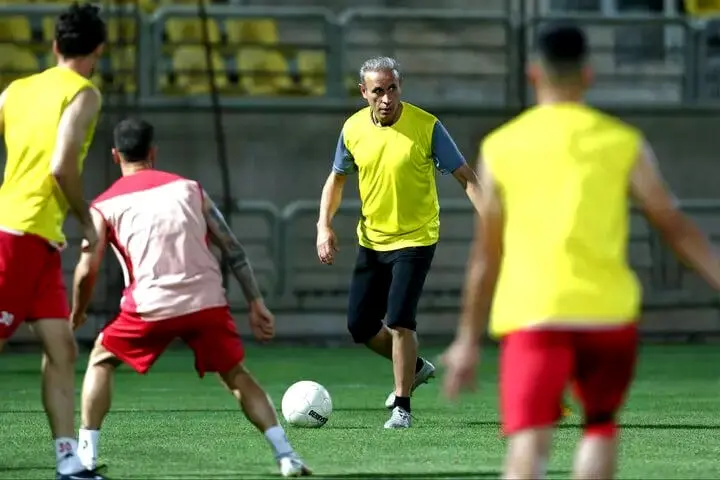 سرمربی پرسپولیس بازیکن شد/ نعمتی برگشت