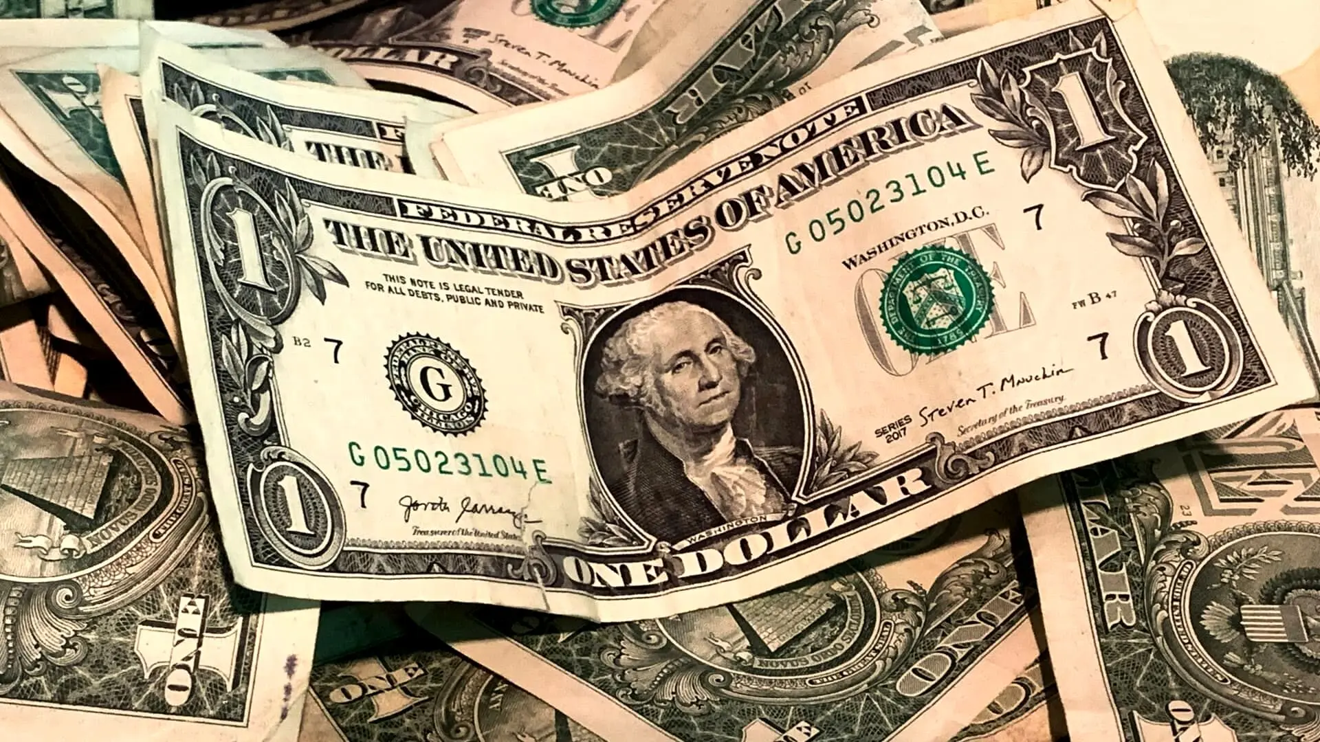 پیش بینی دفتر رئیسی در خرداد ماه از دلار ۱۰۰ هزارتومانی برای پایان سال + سند 