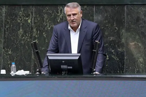 نماینده مجلس: گشت ارشاد جمع نشده، تغییر تاکتیک داده است/ بی‌تدبیری‌ها باعث گسترش بی‌حجابی شده